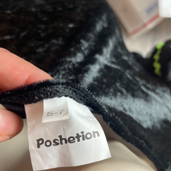 Poshetion Child Witch Lit Green & Black Velour Dress - Picture 5 of 5